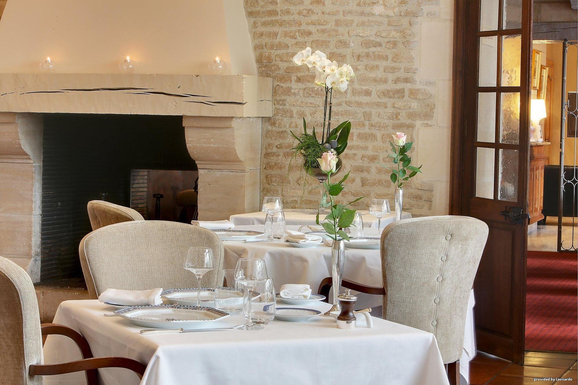 Hotel Restaurant Le Dauphin Et Le Spa Du Prieure Caen Eksteriør bilde