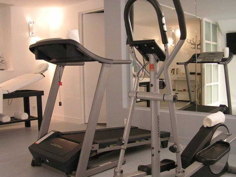 Hotel Restaurant Le Dauphin Et Le Spa Du Prieure Caen Eksteriør bilde